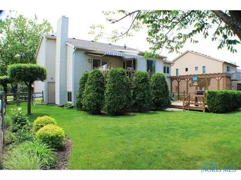 525 Thackeray Rd, Maumee, OH 43537 photo 4