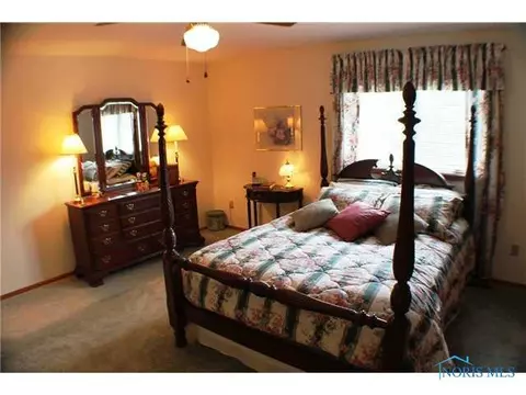 525 Thackeray Rd, Maumee, OH 43537 photo 16