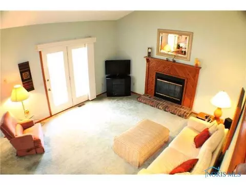 525 Thackeray Rd, Maumee, OH 43537 photo 11