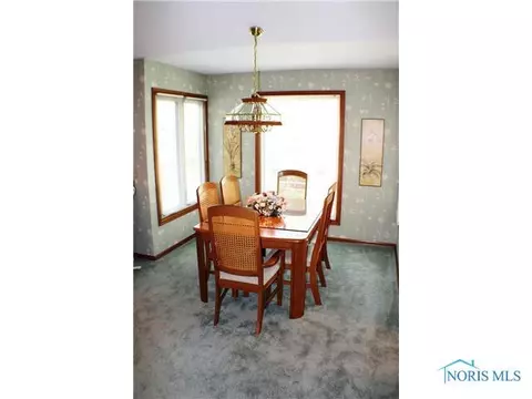 525 Thackeray Rd, Maumee, OH 43537 photo 10