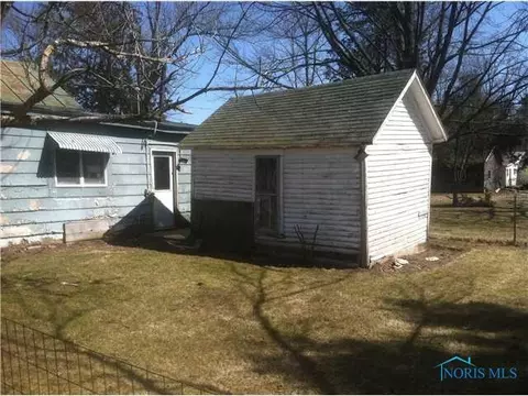 421 Smith St, Holgate, OH 43527 photo 2