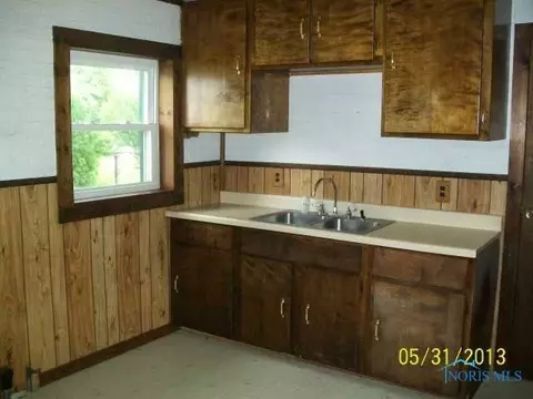 1908 Watts Ave, Oregon, OH 43616 photo 5