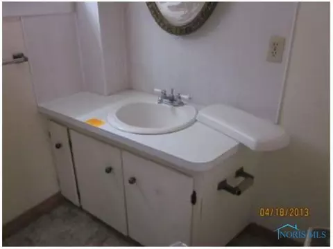429 E Wilson St, Bryan, OH 43506 photo 6