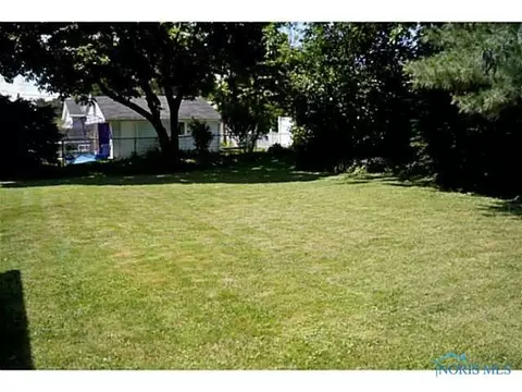 548 Robindale, Oregon, OH 43616 photo 7