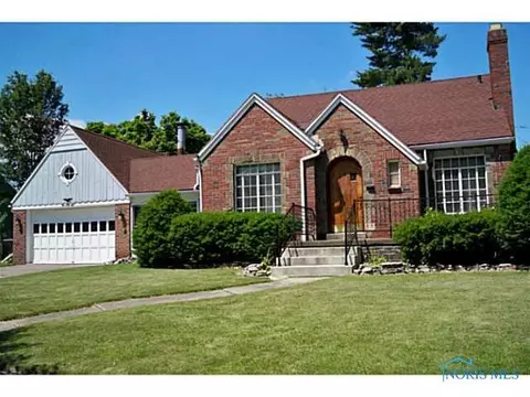 548 Robindale, Oregon, OH 43616 photo 1