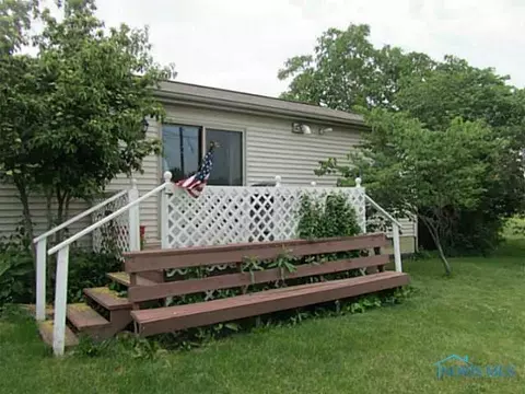 929 E Wilson St, Bryan, OH 43506 photo 2