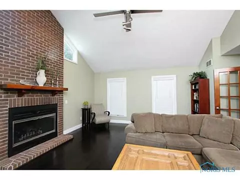3801 Farmbrook Dr, Sylvania, OH 43560 photo 6