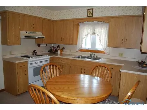 111 Linden St, Lyons, OH 43533 photo 9