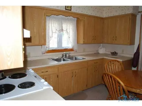 111 Linden St, Lyons, OH 43533 photo 7