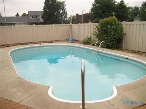 202 Lakeview Dr, Bryan, OH 43506 photo 3