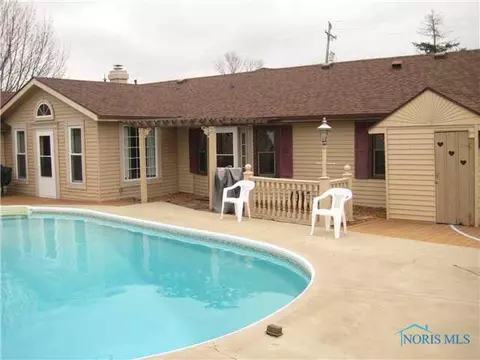 202 Lakeview Dr, Bryan, OH 43506 photo 2