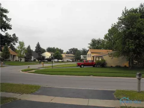 3933 Farmbrook, Sylvania, OH 43560 photo 10