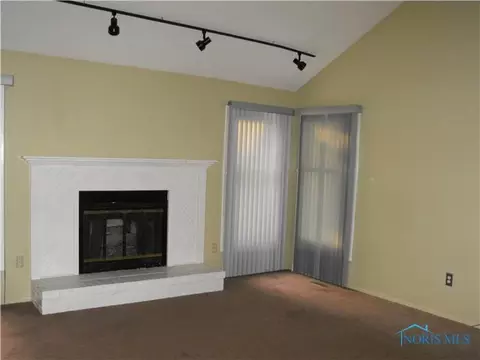 3933 Farmbrook, Sylvania, OH 43560 photo 6