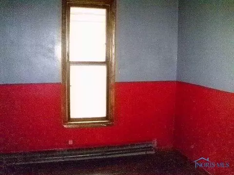 212 E Walnut St, North Baltimore, OH 45872 photo 8