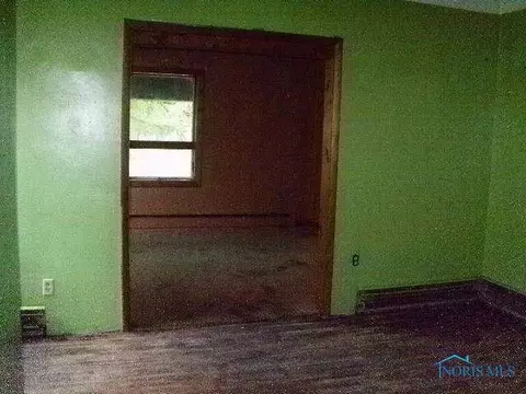 212 E Walnut St, North Baltimore, OH 45872 photo 7
