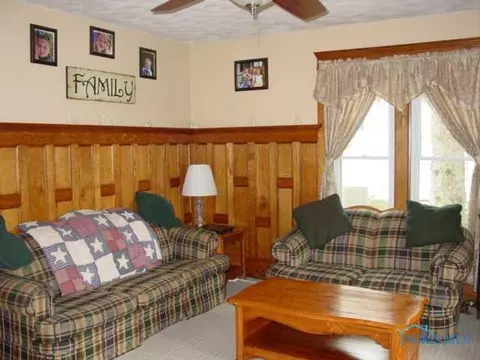203 W Franklin St, Edon, OH 43518 photo 5