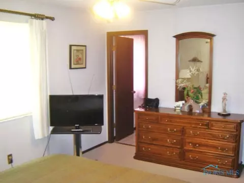3126 Springtime, Oregon, OH 43616 photo 6