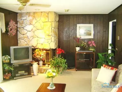3126 Springtime, Oregon, OH 43616 photo 11