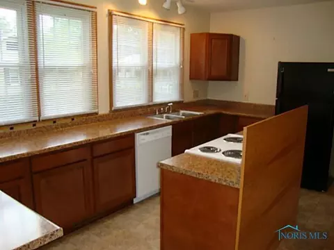 5117 Egger Rd, Toledo, OH 43615 photo 2