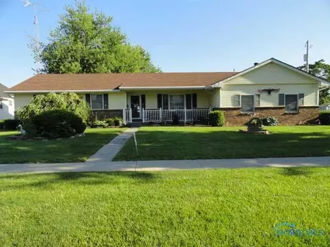 200 E Perry St, Walbridge, OH 43465 photo 1