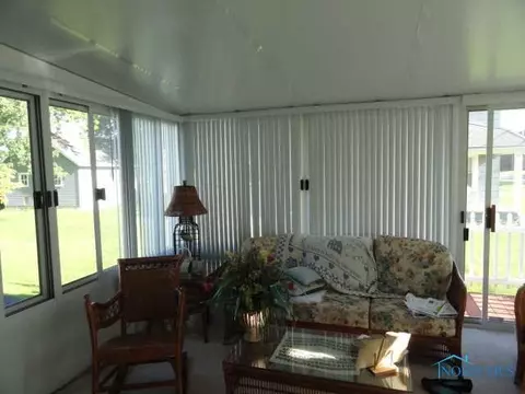 200 E Perry St, Walbridge, OH 43465 photo 16