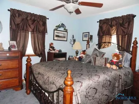 200 E Perry St, Walbridge, OH 43465 photo 14