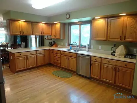3675 Eber Rd, Monclova, OH 43542 photo 5