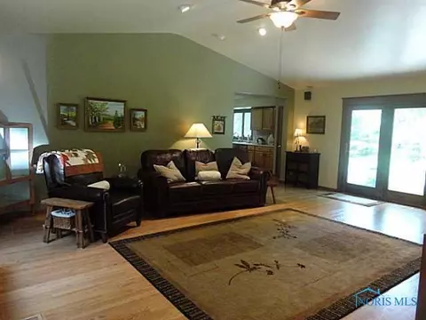 3675 Eber Rd, Monclova, OH 43542 photo 3