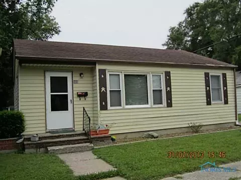 216 E Hamilton St, Bryan, OH 43506 photo 2