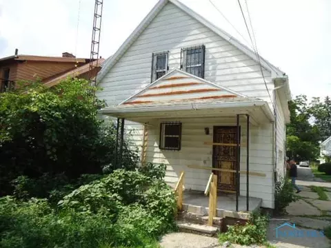 1049 Tecumseh St, Toledo, OH 43607 photo 2
