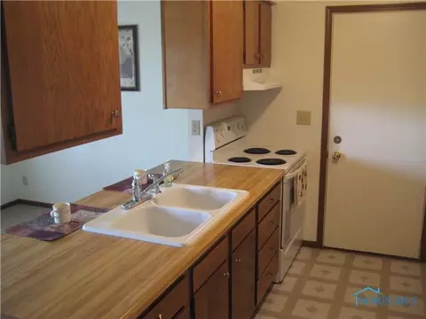 1609 E Wilson St, Bryan, OH 43506 photo 4