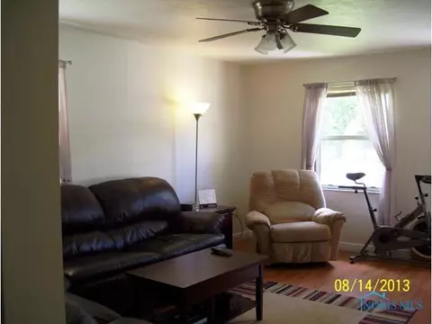 112 Perry St, Haskins, OH 43525 photo 10