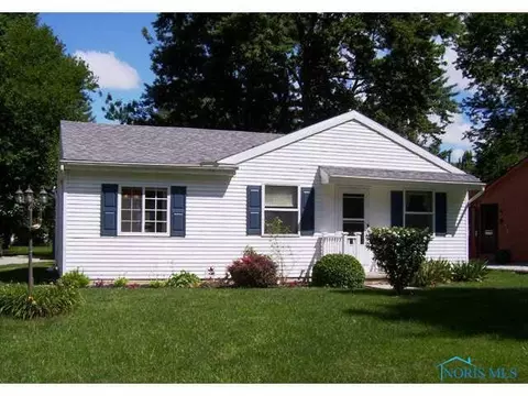 112 Perry St, Haskins, OH 43525 photo 1
