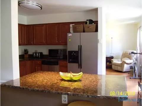 112 Perry St, Haskins, OH 43525 photo 7