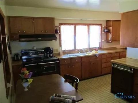 303 N N Smt, Edon, OH 43518 photo 5