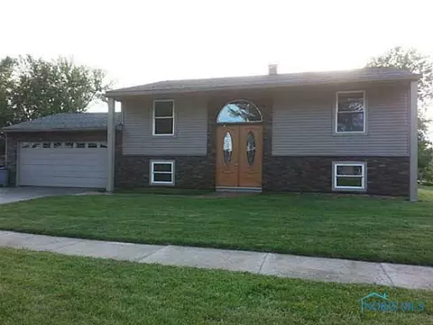 321 Ember Dr, Oregon, OH 43616 photo 1