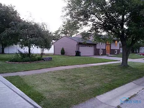321 Ember Dr, Oregon, OH 43616 photo 6