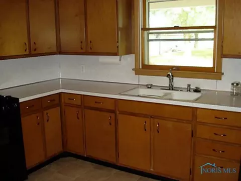 875 E Graceway Dr, Napoleon, OH 43545 photo 9