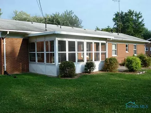 875 E Graceway Dr, Napoleon, OH 43545 photo 3