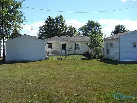 620 N Dix St, Paulding, OH 45879 photo 2