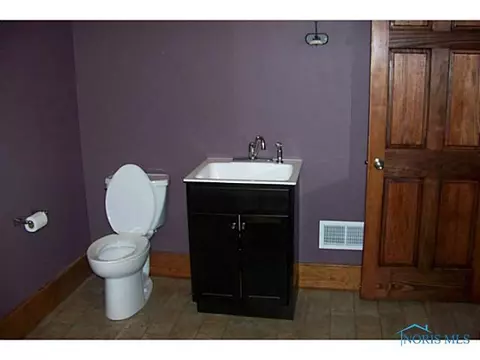 153 E Forest St, Clyde, OH 43410 photo 8