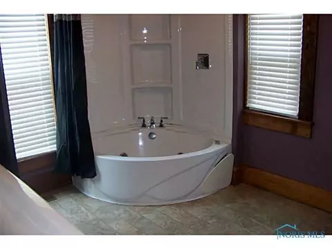 153 E Forest St, Clyde, OH 43410 photo 7