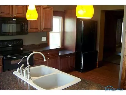 153 E Forest St, Clyde, OH 43410 photo 4