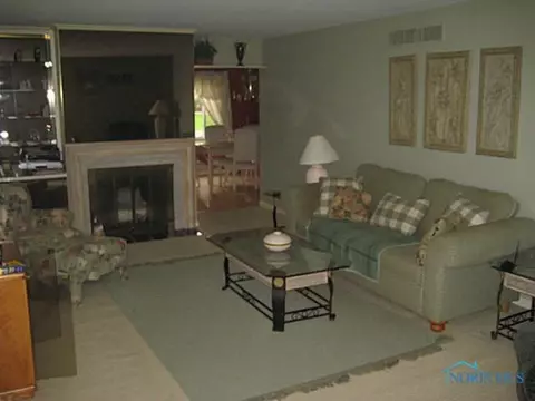 924 Mayer St, Bryan, OH 43506 photo 4