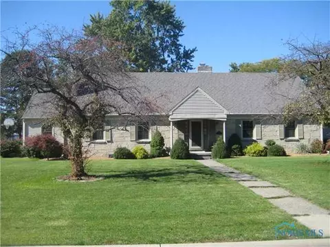 924 Mayer St, Bryan, OH 43506 photo 2