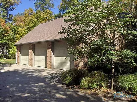 108 Flory Ln, Archbold, OH 43502 photo 3