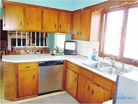 29034 E Broadway, Walbridge, OH 43465 photo 13