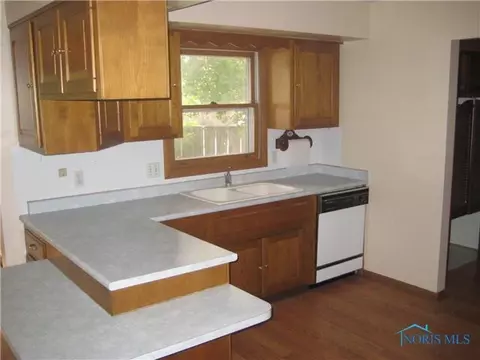 1107 Willmore Cir, Bryan, OH 43506 photo 6