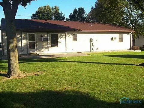 626 E South St, Bryan, OH 43506 photo 2