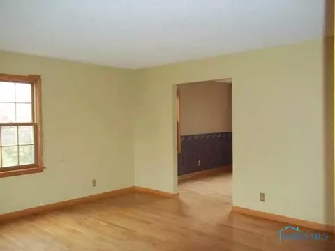 336 E Lima Ave, Ada, OH 45810 photo 3